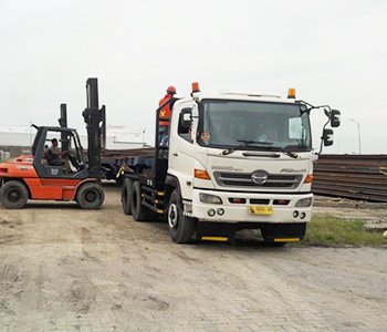 Service Freight Forwarding & Logistics